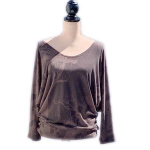 ☀️4/25 Nally & Millie Tree Outline Sweater